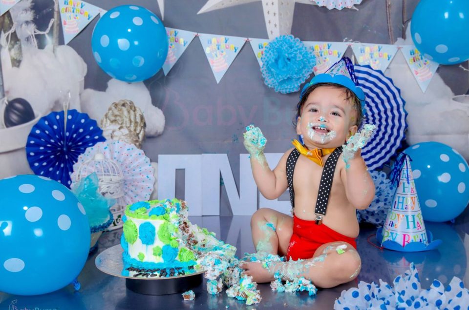 Mohin’s first birthday (Cake Smash) Photography by Baby Bump Photography